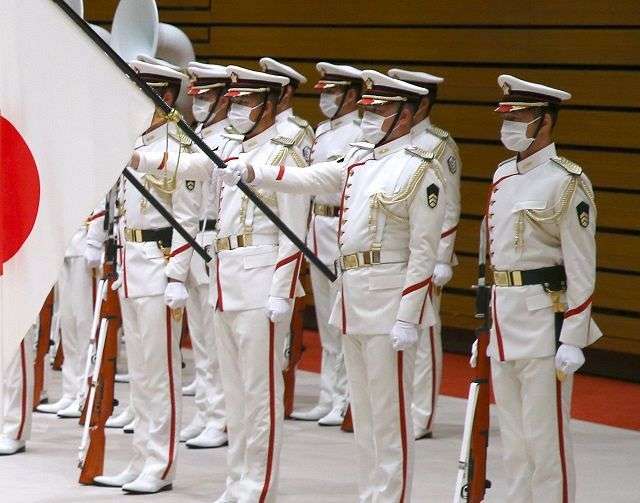 元首相の家族葬に儀仗隊派遣、戦後は安倍氏だけ　実弟・岸防衛相が指示：東京新聞 TOKYO Web