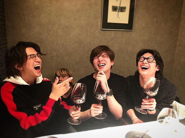 城田優、三浦翔平＆三浦春馬との爆笑ショットにもう1人…？「お分かりいただけただろうか？」
