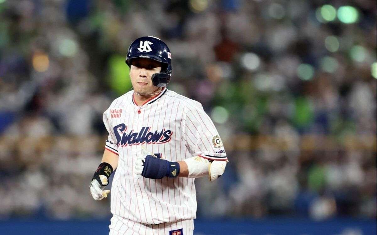 最大の危機に見舞われたヤクルト・山田哲人の復活をわたしたちは静かに待ちたい | 文春オンライン