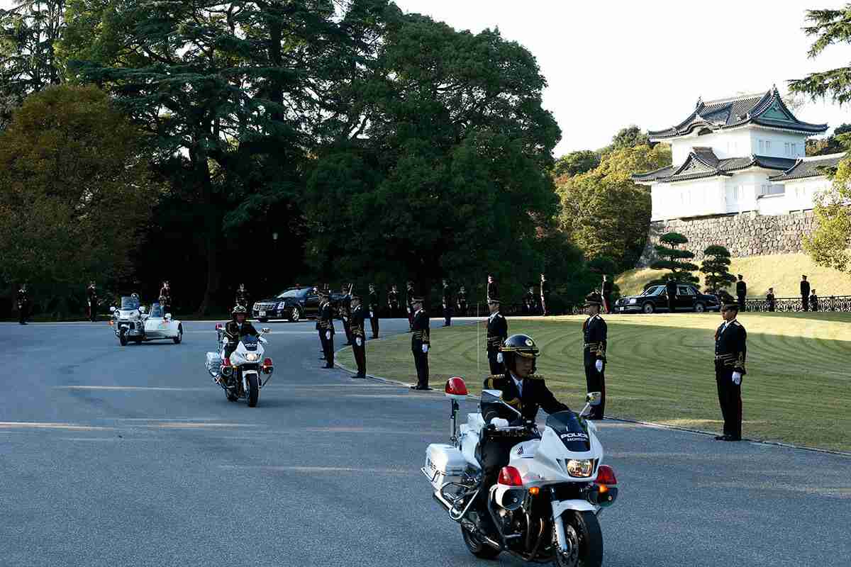 皇宮警察が「中国人皇居内侵入」事件を隠蔽していた　“危険人物”が1時間にわたり徘徊（デイリー新潮） - Yahoo!ニュース