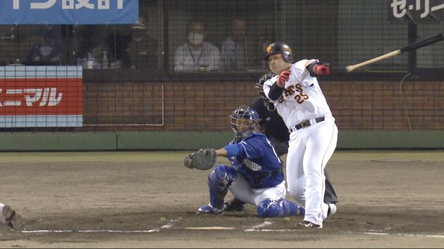 「岡本のバット投げ!」 巨人・岡本和真のバットが中日ベンチを強襲!