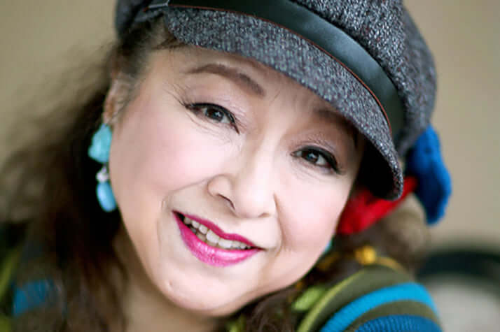 毎年骨折、「鍋焦がし」トラブル…　女優・冨士眞奈美がそれでも「独居最高！」と語る理由（抜粋） | デイリー新潮