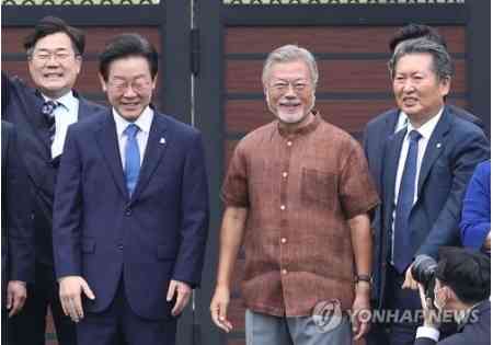 文在寅前大統領　李在明氏ら最大野党新執行部に助言（聯合ニュース） - Yahoo!ニュース