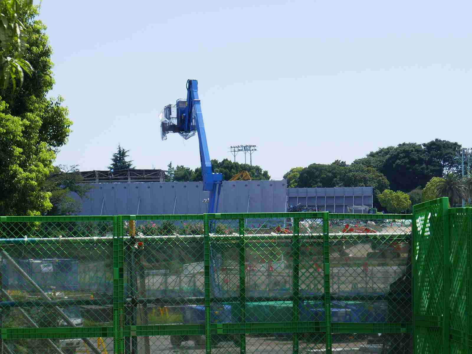 としまえん解体（22.7.31）　ロッカー室取り壊される | 打ち上げ花火