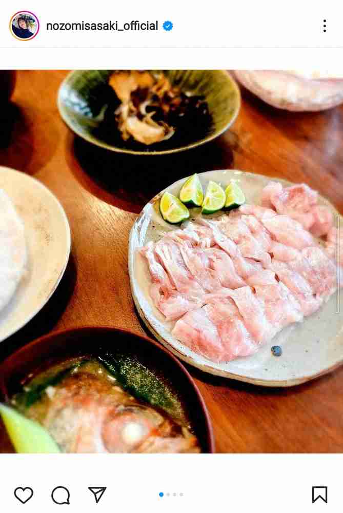 佐々木希　刺身とあら汁の夕食披露　自らノドグロさばく姿に「スゲー」「お料理上手」「器用やな～」の声