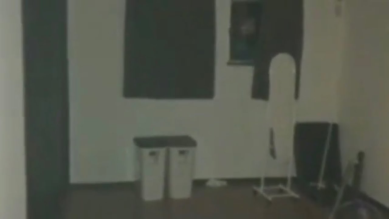 [ 心霊 閲覧注意 ] びびり オーブ   ガチでいます 白い影   貴方は住めますか？ - YouTube