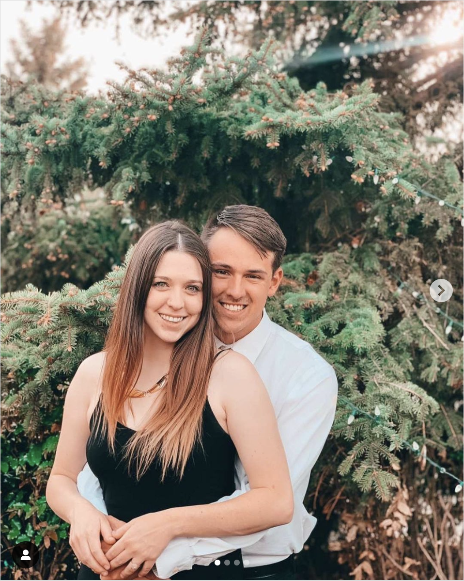 失明した18歳女性が親切な男性と出会い… 手術成功で超イケメンと知り大感激