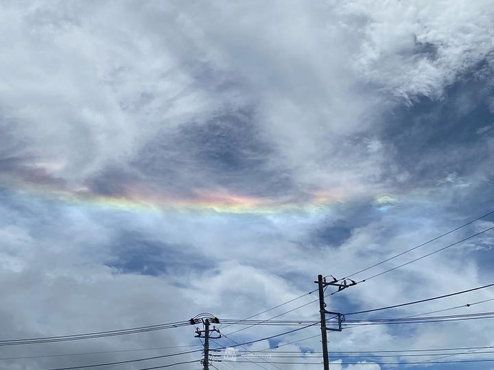 関東で雲の切れ間に虹色の帯　環水平アークが出現（ウェザーニュース） - Yahoo!ニュース