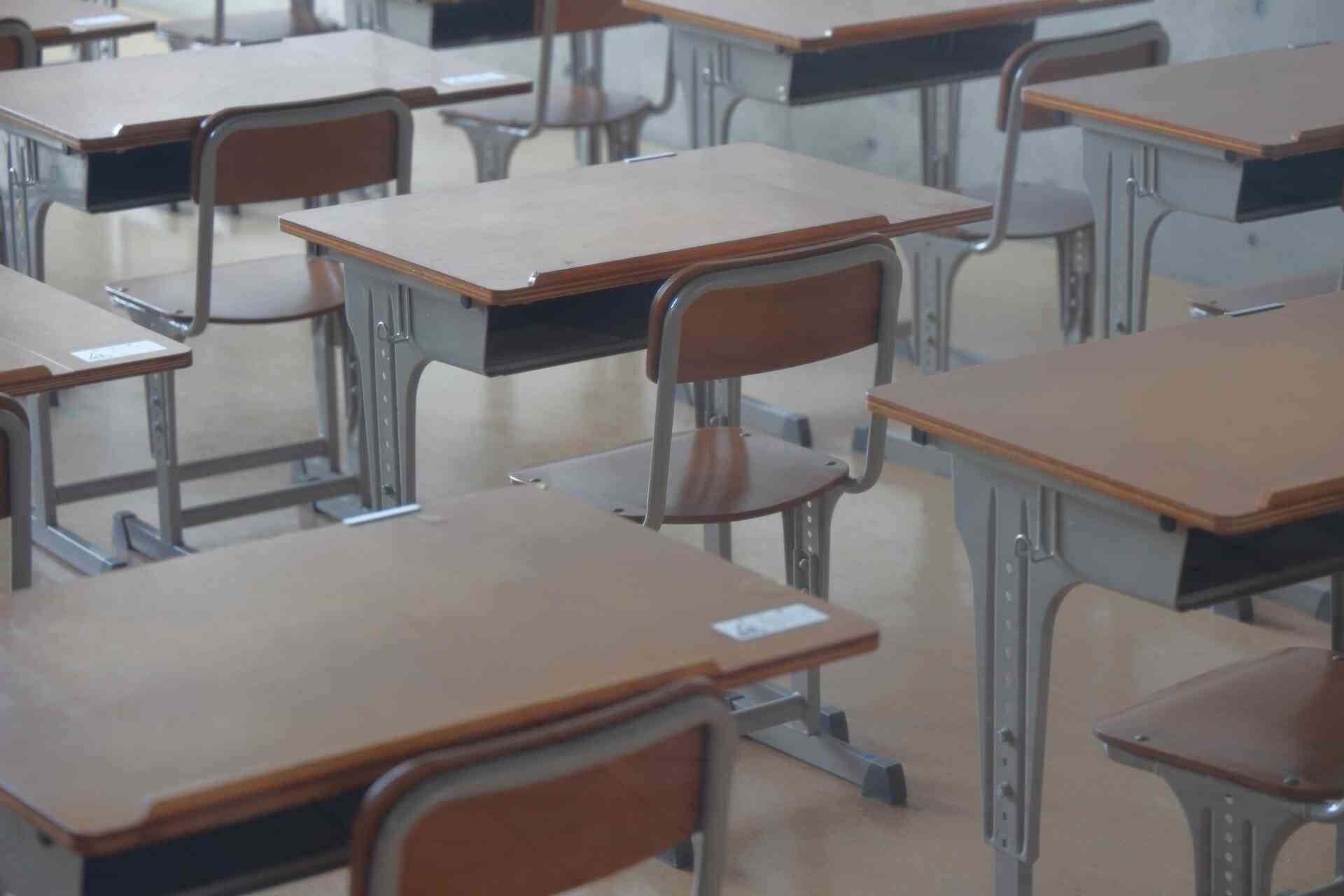 学校教員に没収された私物、卒業後も戻らず　「返すのが当たり前と思う」当事者疑問...法的問題は？: J-CAST ニュース【全文表示】