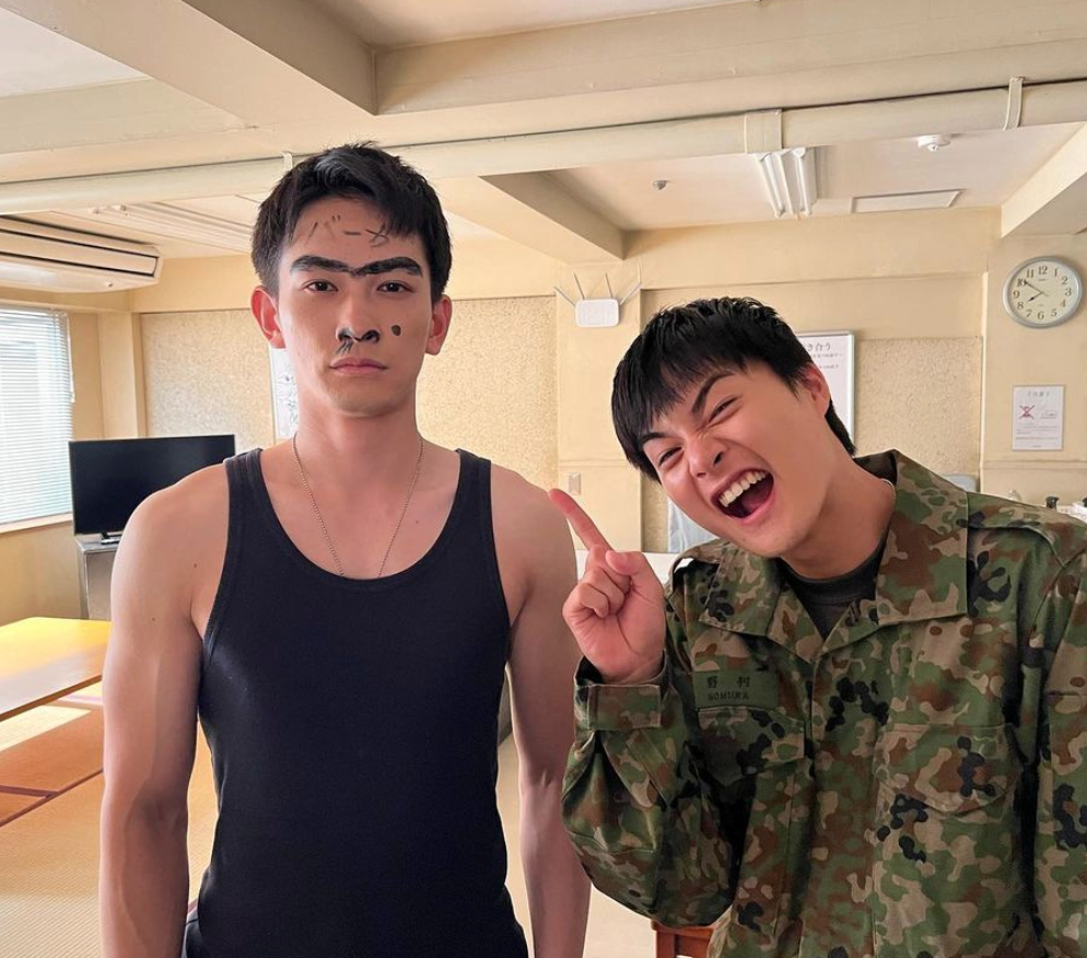 町田啓太、こんな姿なかなか見られない！国宝級の顔面に落書きのイタズラ！？ | 歌詞検索サイト【UtaTen】ふりがな付