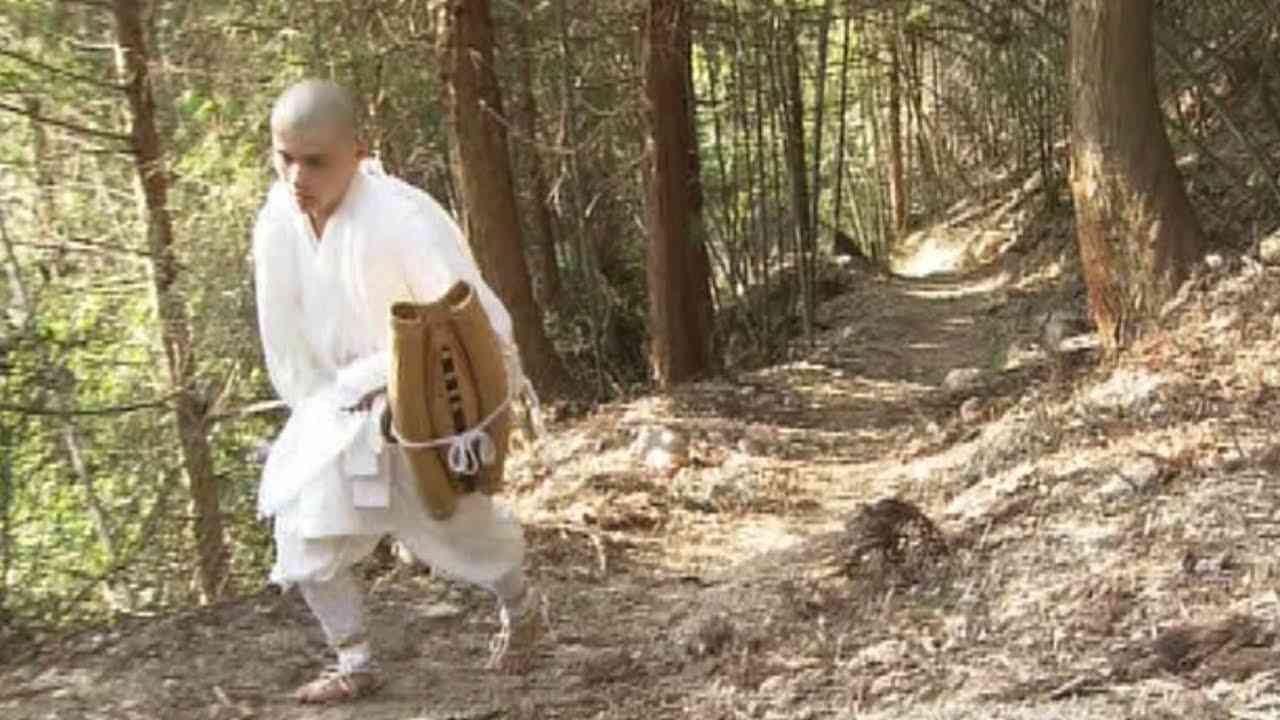 千日回峰行 - YouTube