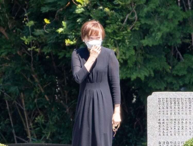 安倍昭恵さん、加速するスピリチュアルへの傾倒に周囲困惑　安倍家から“追放”も（NEWSポストセブン） - Yahoo!ニュース