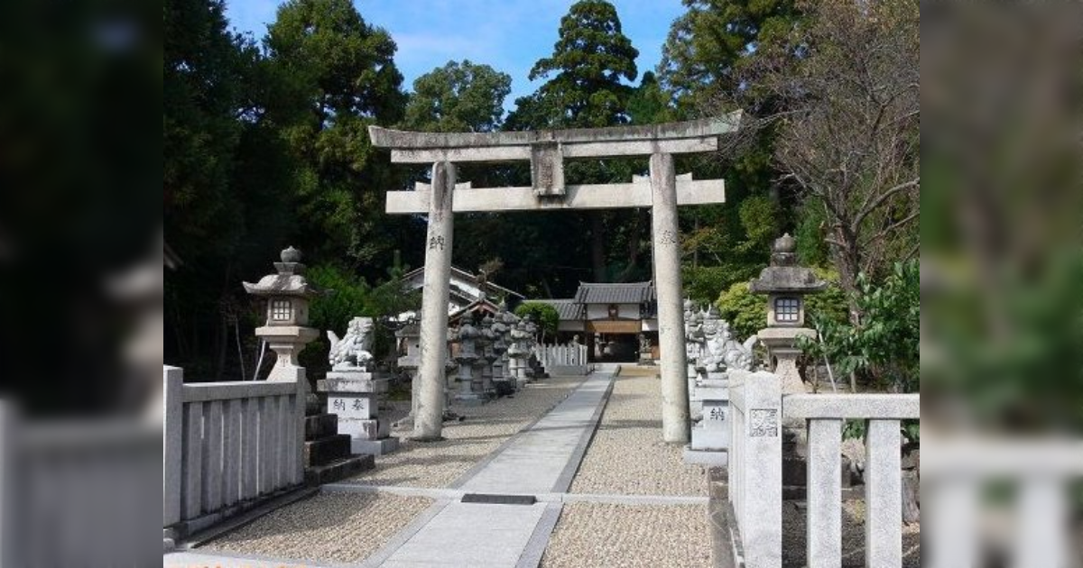 山上八幡神社に聖地化への懸念。安倍晋三暗殺現場から歩いて10分鬼門の方角にあり、弓矢を司る武神を奉る。安倍氏とは千年前からの因縁 - Togetter