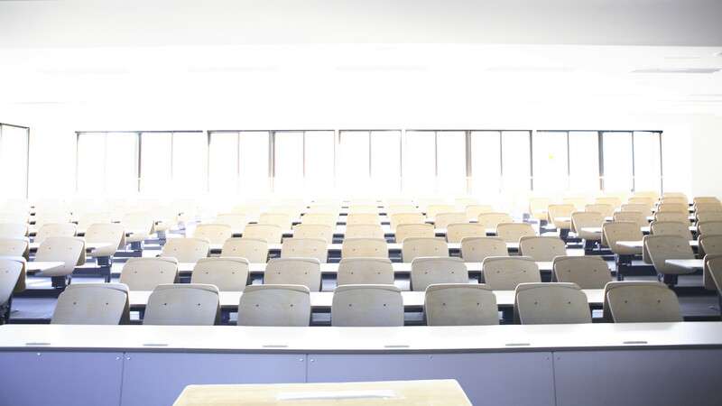 シラバスの厳格化と「生活費はバイトで稼いで」と言う保護者の間で詰む学生が出る（藤代裕之） - 個人 - Yahoo!ニュース