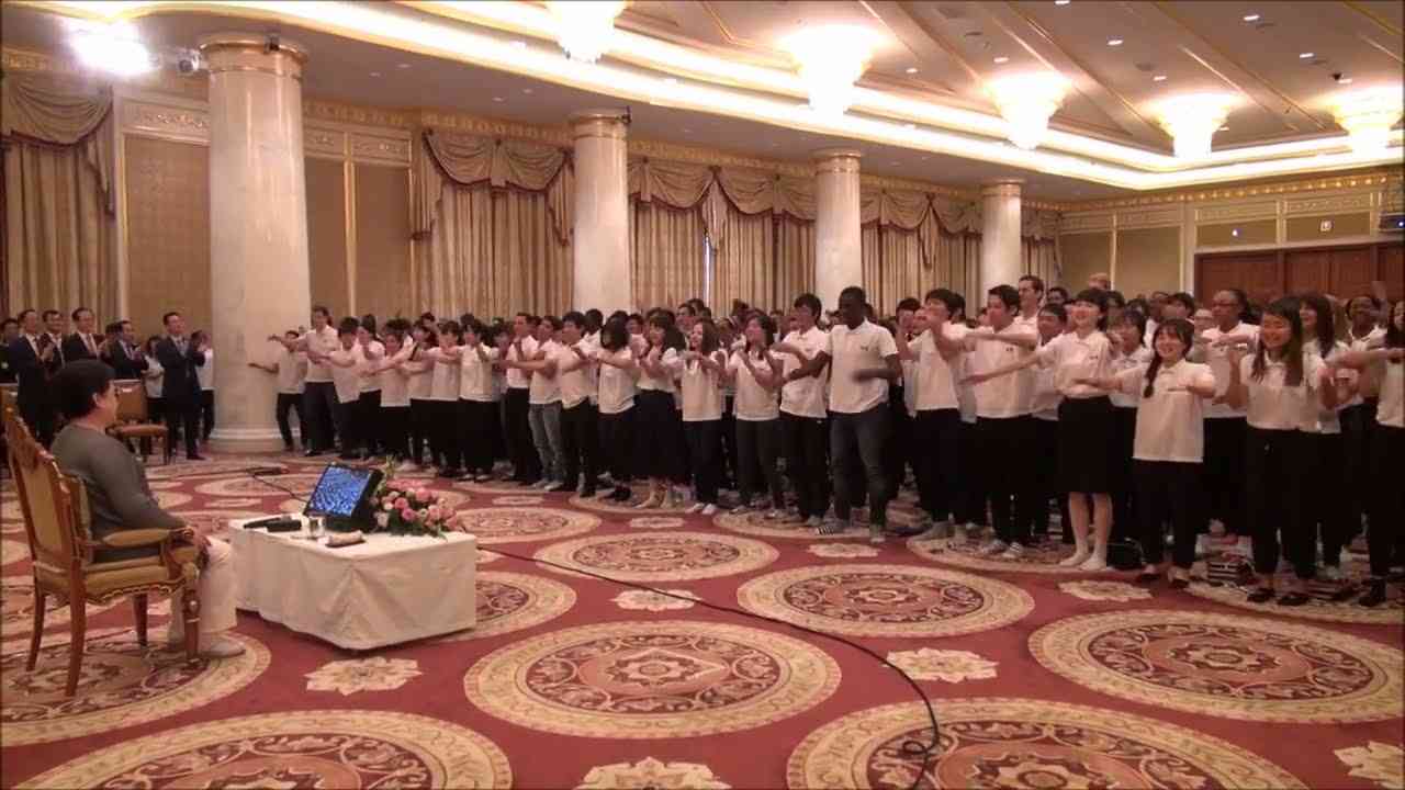 統一教会 信者ダンス ② 韓国の有名曲 ｢無条件｣ - YouTube