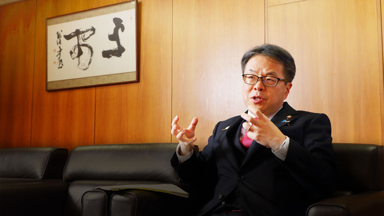 第4次産業革命に介入する、世耕経産相が激白：日経ビジネス電子版