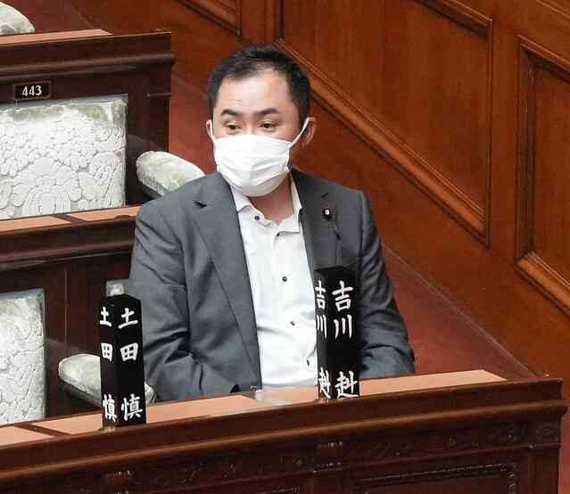 「パパ活」疑惑の吉川赳議員が臨時国会に出席 55日ぶりに公の場に - ライブドアニュース