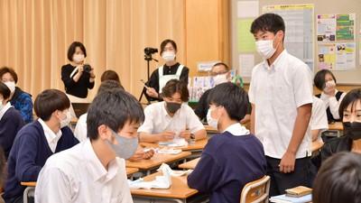男子高校生もナプキンを着用。校内の「生理セミナー」で彼らが学んだこと（集英社オンライン） - Yahoo!ニュース