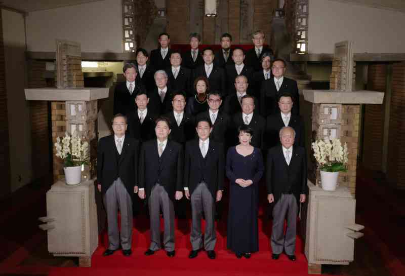 内閣支持率16ポイント急落36％　発足以降で最低　毎日新聞世論調査（毎日新聞） - Yahoo!ニュース