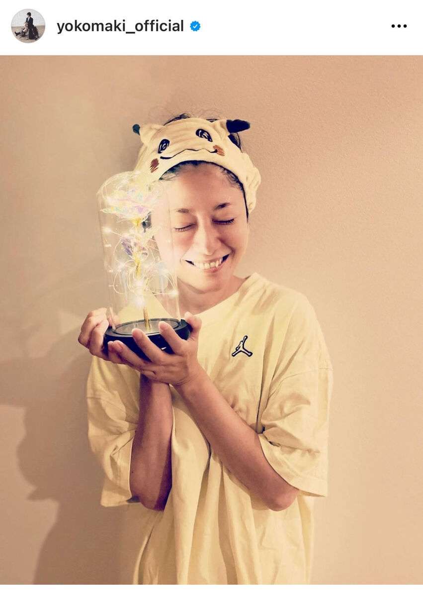 真木よう子、光るバラの飾り物プレゼントに感謝「演技でない素のよう子さんの笑顔、本当にお綺麗」