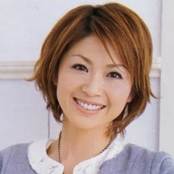 畑野ひろ子、ナイトプールで“久しぶり過ぎる水着”に反響「レアですね」「ママにみえなぃ」
