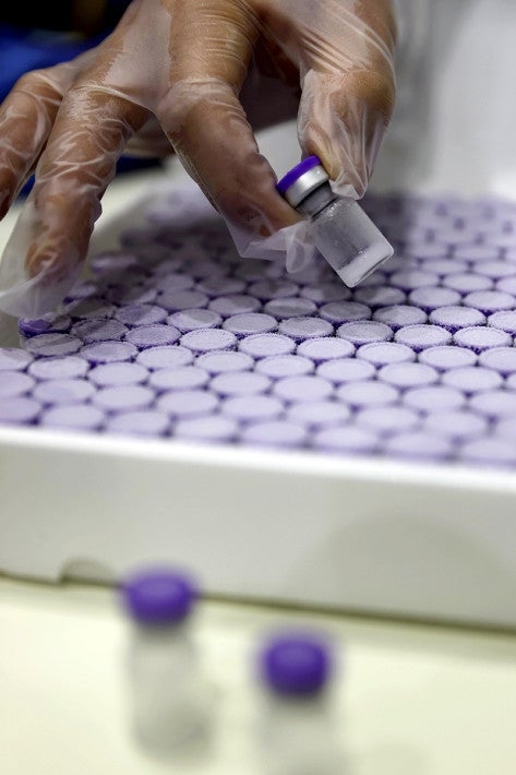 国内初、ファイザー製ワクチン承認…17日から先行接種