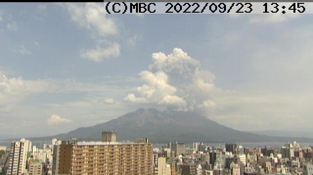 桜島で噴火継続　噴煙１７００メートル（MBC南日本放送） - Yahoo!ニュース