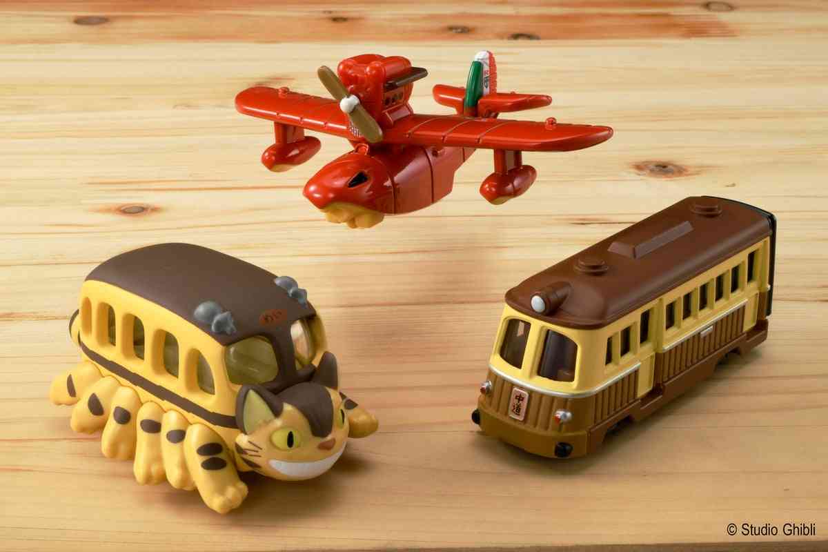 トミカ×ジブリがコラボ　『トトロ』ネコバス＆『紅の豚』サボイア＆『千と千尋』海原電鉄を発売  | ORICON NEWS