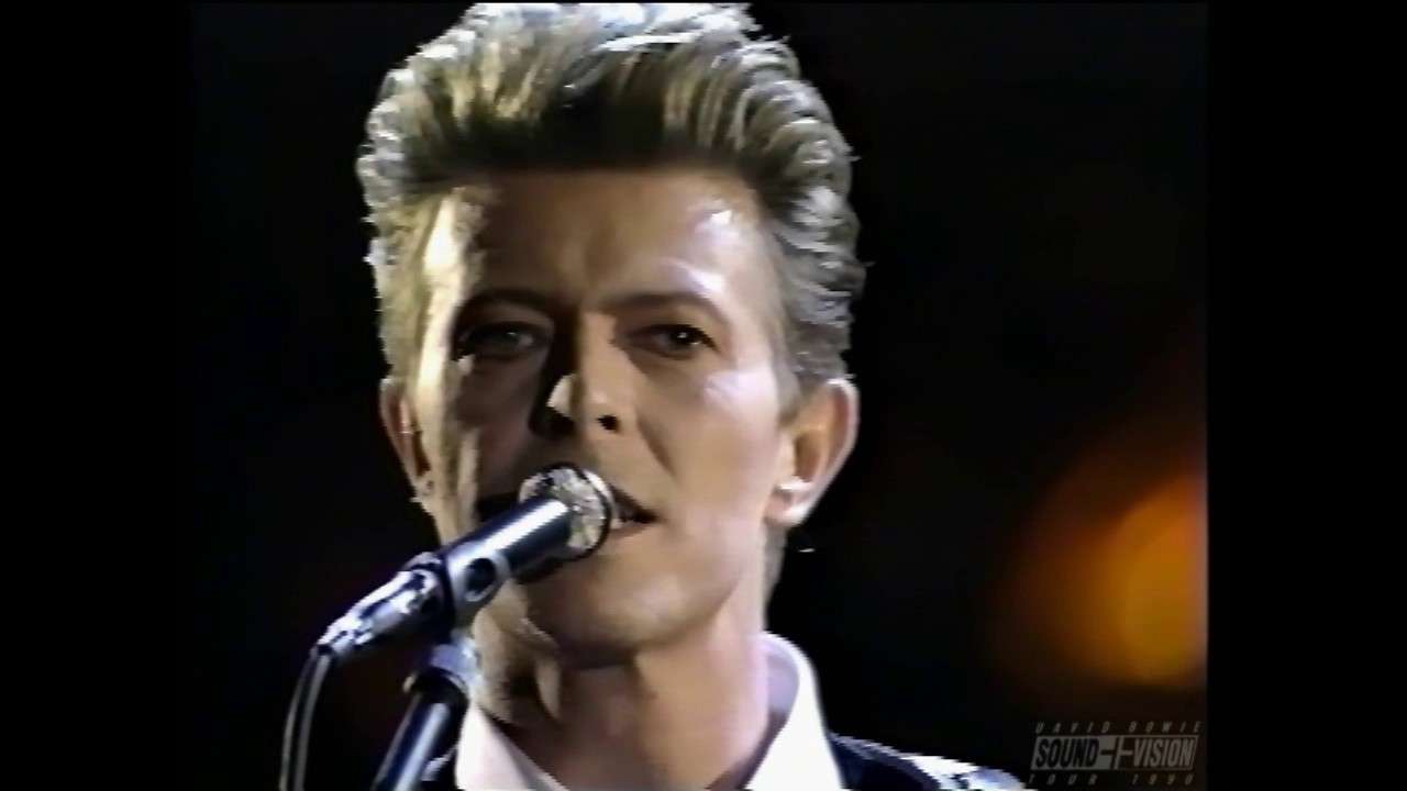 David Bowie : Starman (Tokyo 1990) - YouTube