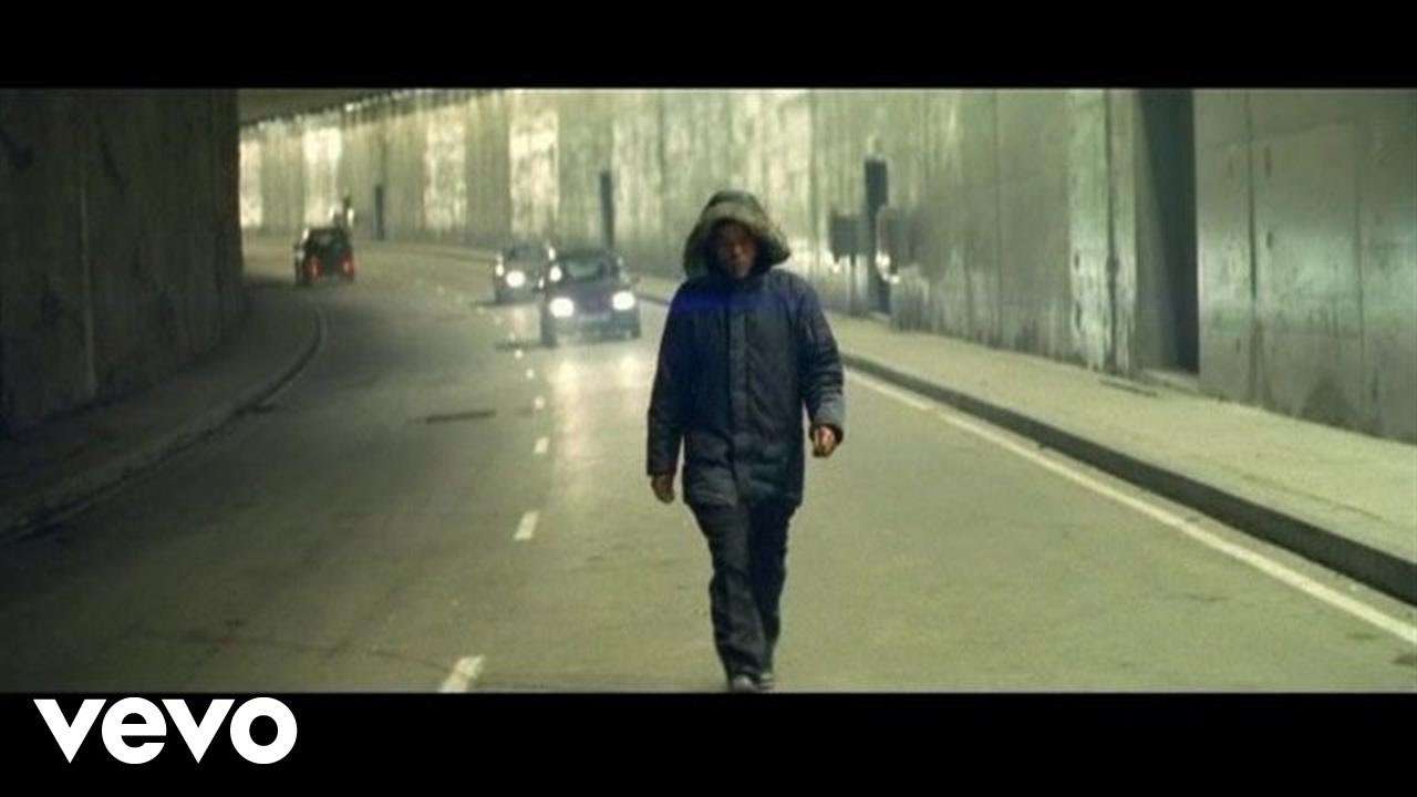 UNKLE - Rabbit In Your Headlights - YouTube