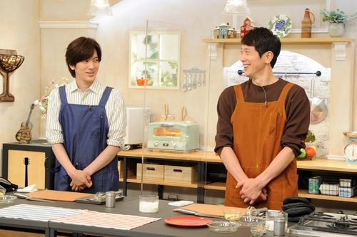 DAIGO、佐々木蔵之介と“料理共演”　電子レンジを同時にスイッチオンし思わず吹き出す