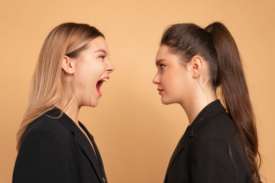 悪口は顔を殴られた時のような激しい脳活動を引き起こすと研究者