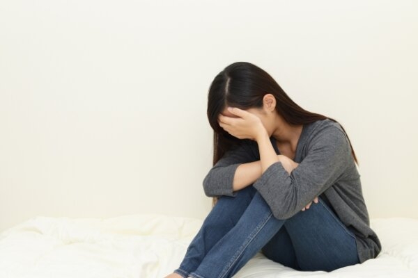 結婚で友情が壊れた？ 寿退社から1年後、親友と連絡がつかなくなった女性 | キャリコネニュース