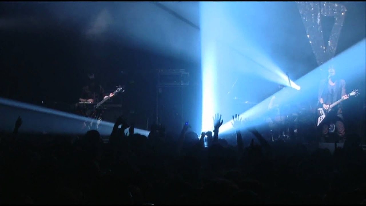 Boom Boom Satellites Back on my Feet (live) - YouTube