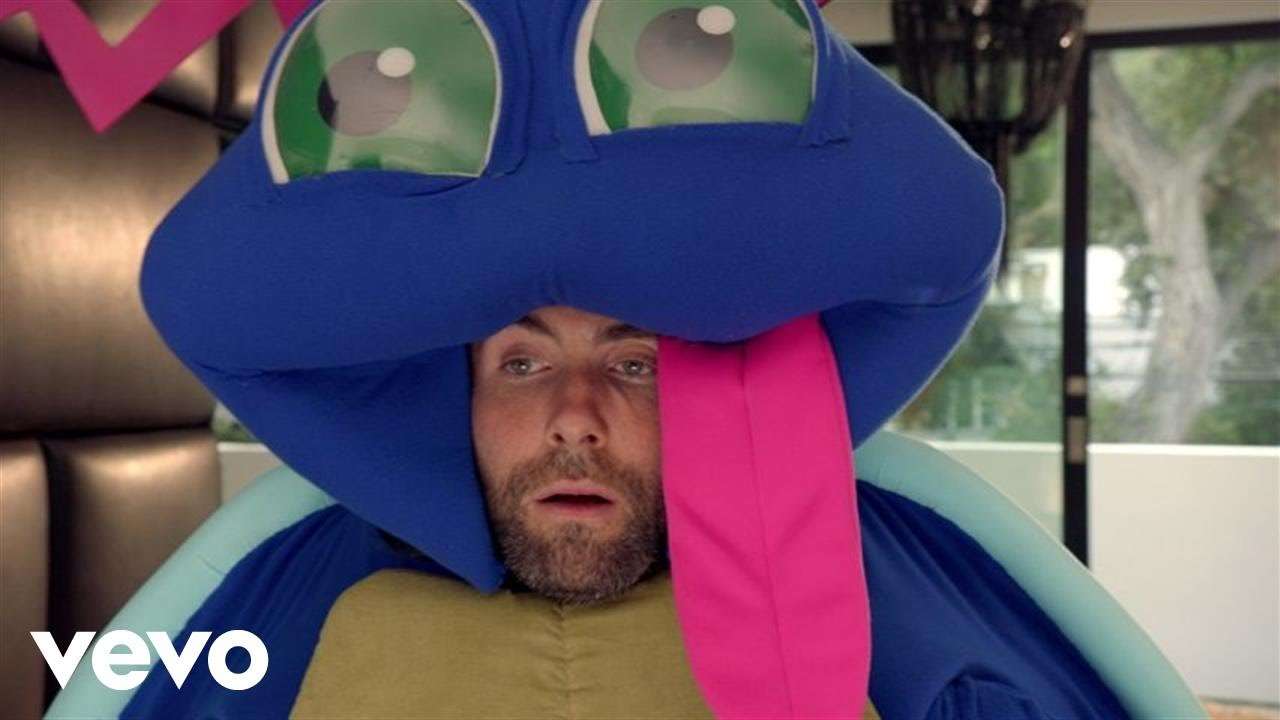 Maroon 5 - Don't Wanna Know (Official Music Video) - YouTube