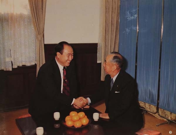 安倍3代にわたる統一教会との蜜月関係を、なぜ大新聞は追及しないのか|日刊ゲンダイDIGITAL