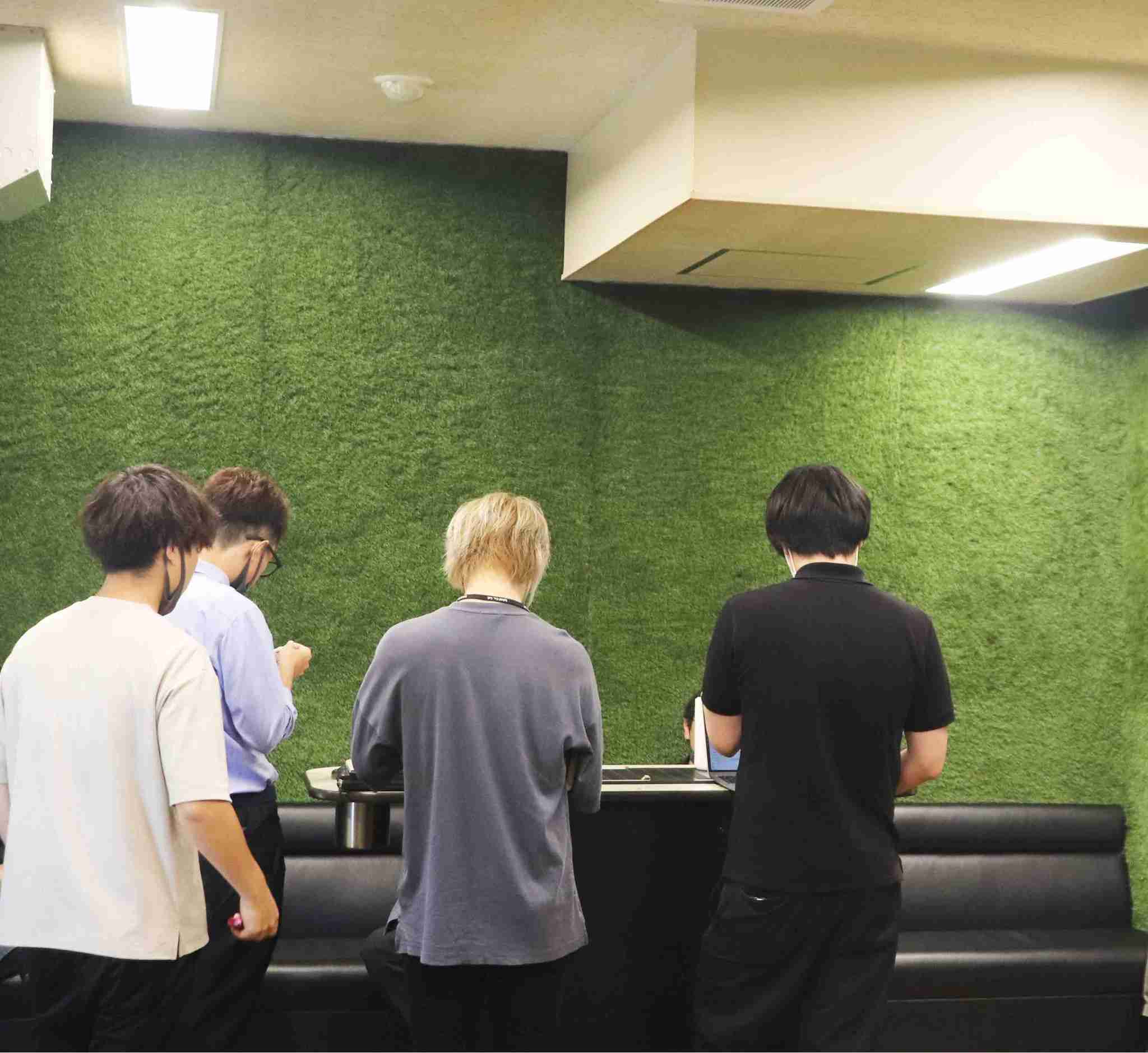 都内唯一サブスク喫煙所　月２２００円にすることでマナー面に「安心感」　利用客からも大好評　｜よろず〜ニュース