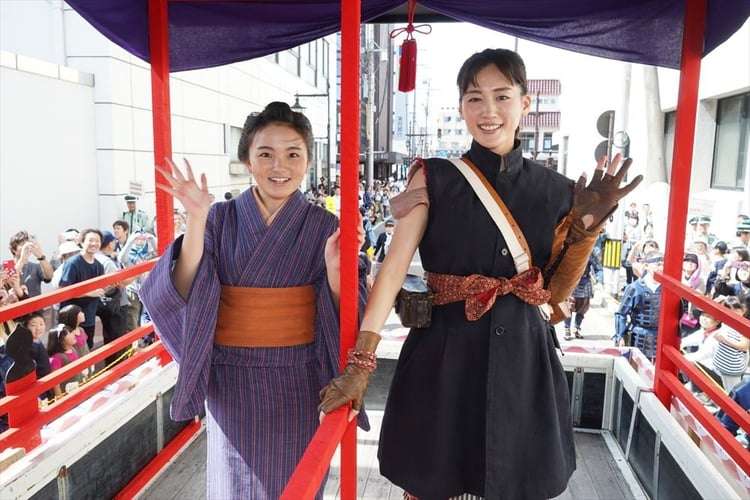 綾瀬はるか、3年ぶり7度目の『会津藩公行列』 会津弁であいさつ「記念の年にまた呼んでくれてありがとなし」