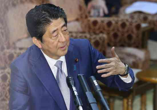 安倍政権、生活保護費160億円カット…約8百万世帯が生活保護水準以下の生活か