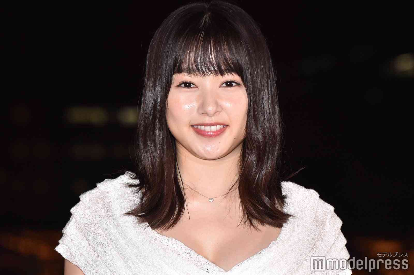桜井日奈子、美人母とのプリクラ公開「姉妹みたい」「遺伝子すごい」と反響