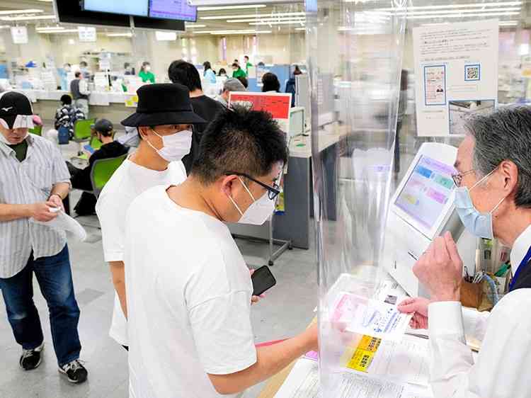 マイナンバーで大混乱　国民管理を優先する政府が繰り返す失敗：朝日新聞GLOBE＋