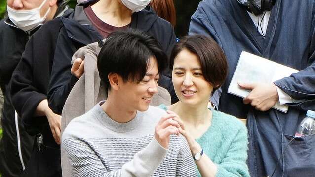 綾瀬はるか、“2度目のユニクロCM共演”松下洸平と息ピッタリ