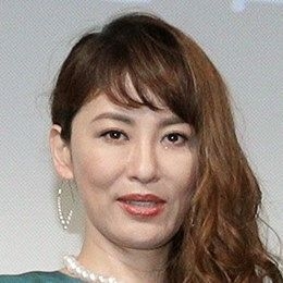 鈴木砂羽、50歳＆俳優業30周年でファンに感謝のメッセージ 「こんな可愛い50代いない」祝福の声：中日スポーツ・東京中日スポーツ 