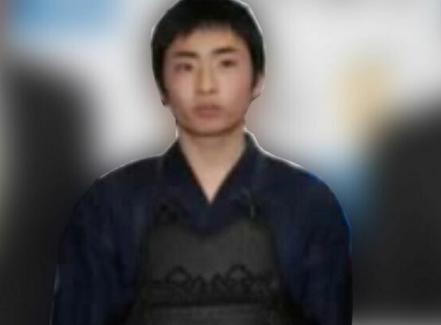ベランダから血痕 自称大学生の男 4階ベランダで女子大生を包丁で刺し脅迫