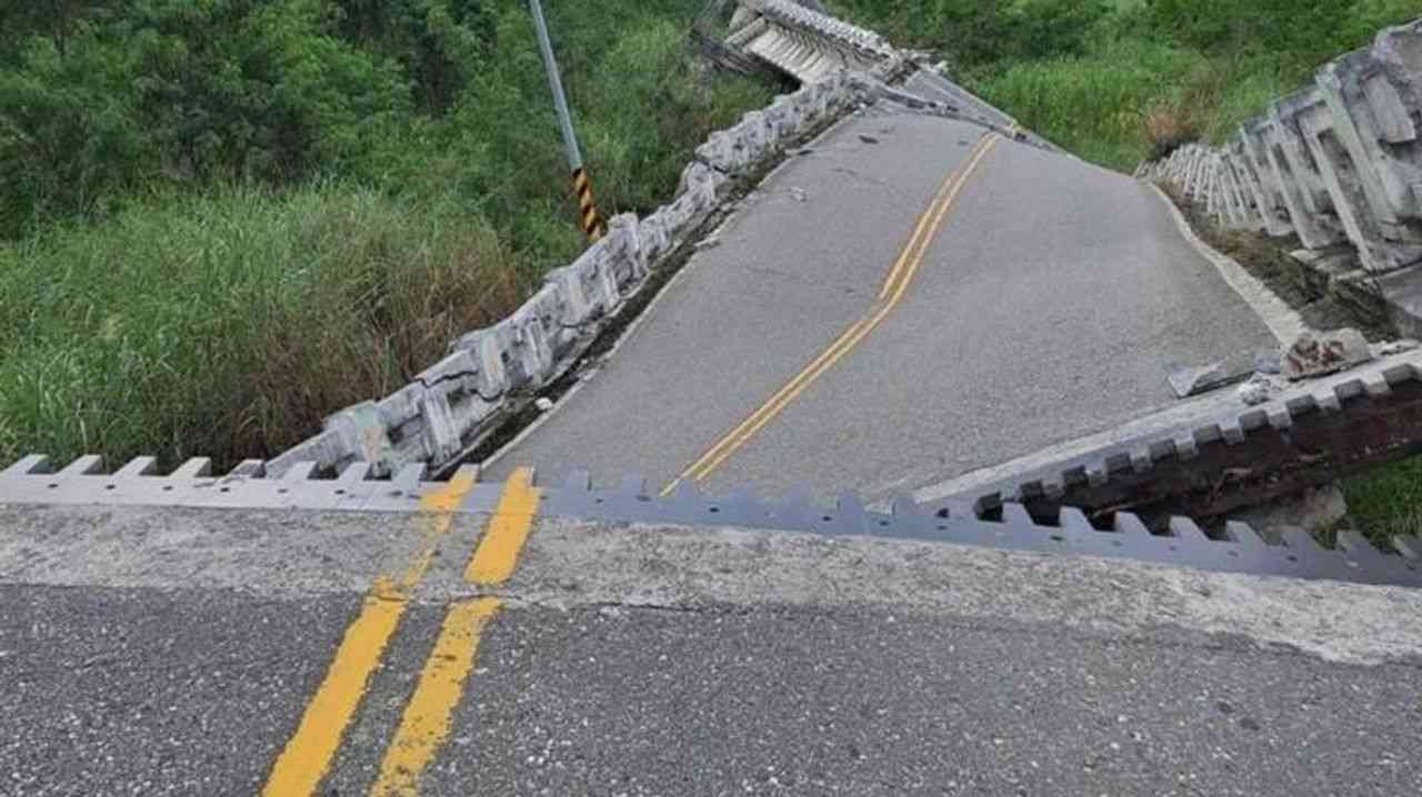 台湾地震 橋崩壊で人や車が転落か - Yahoo!ニュース