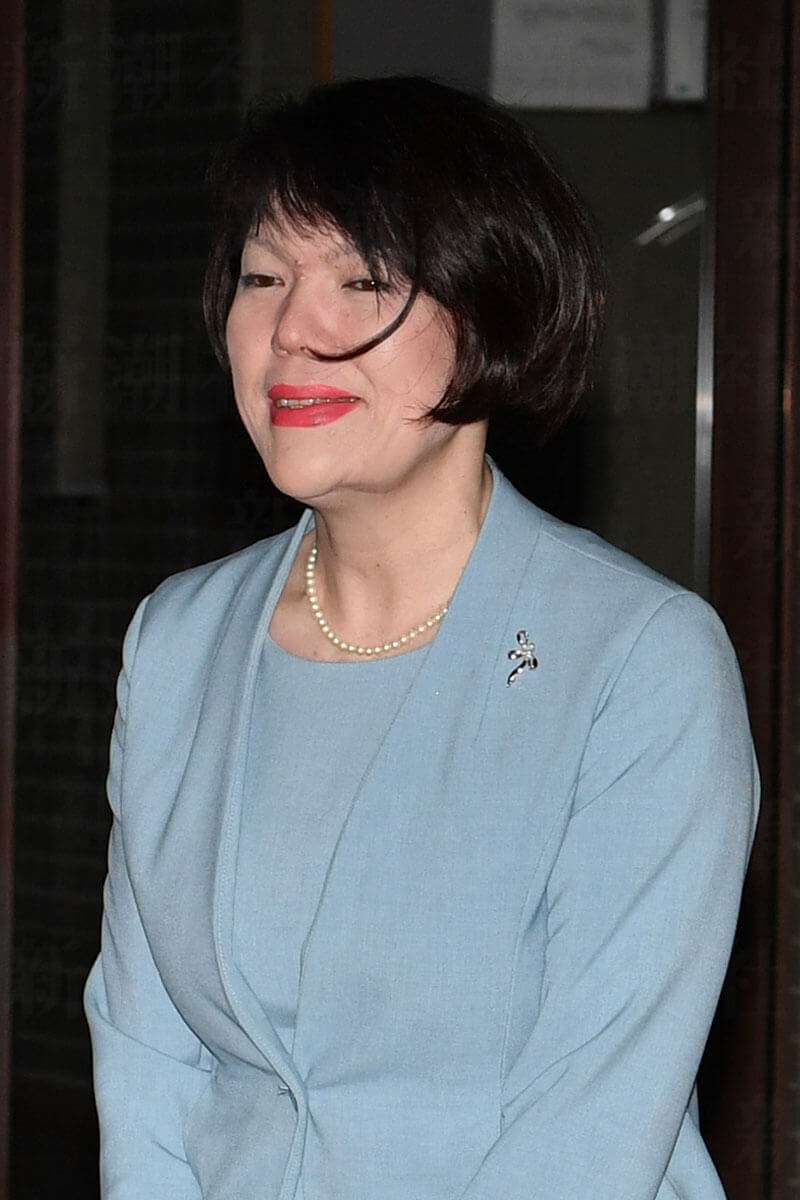 金銭に窮しても「海外へ行きたい」と言う「小室佳代さん」に対し、宮内庁から持ち上がる“きな臭い”言葉（デイリー新潮） - Yahoo!ニュース