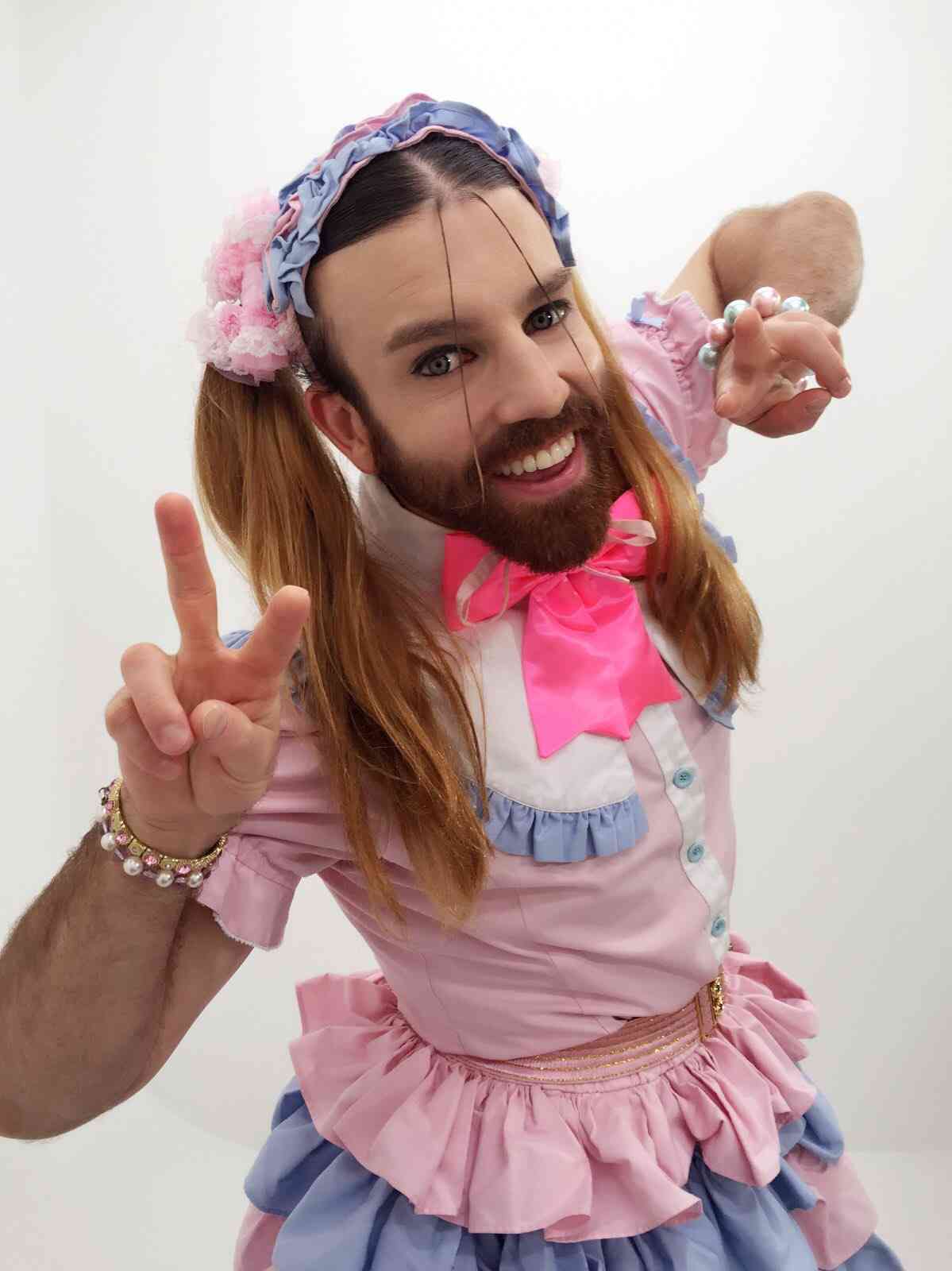 LGBTの相談員が活躍する探偵社 浮気調査で女装趣味が発覚 新たな視点で離婚回避したケースも