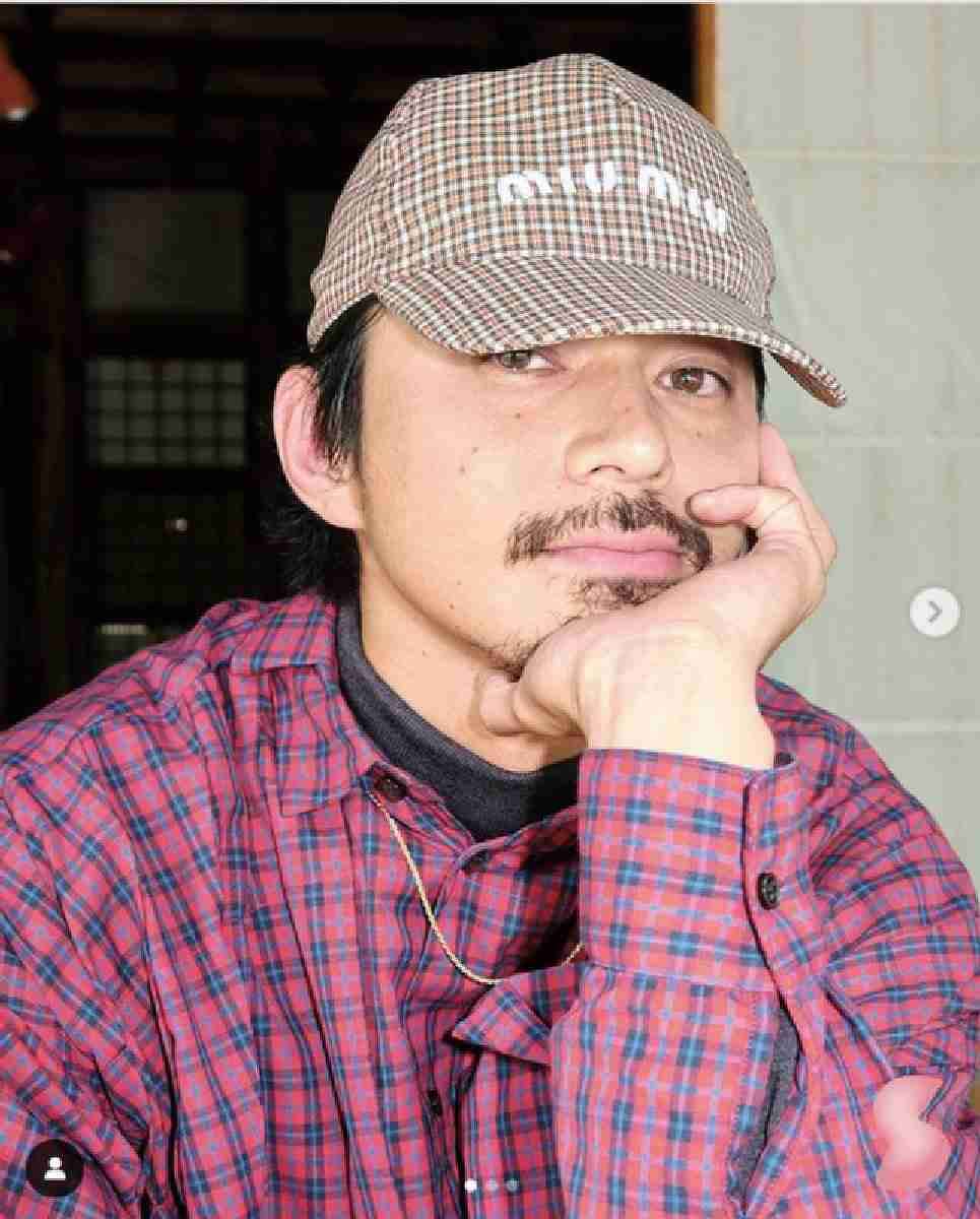 東出昌大「老け込みすぎ」「逆にかっこいい」ヒゲとゲッソリな激変の最新写真