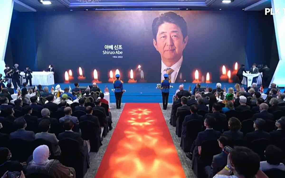 安倍元首相と統一教会の「原点」を示す文書を発見 | 文春オンライン