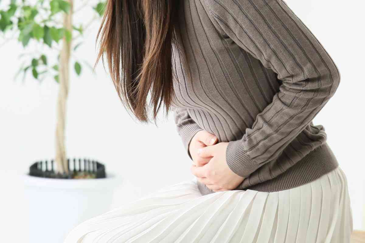 「10年以上痛みがある」女性も…帝王切開の傷痕がずっと痛んでいたら、もしかして「癒着」かも？ 産婦人科医に聞いた | オトナンサー